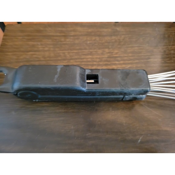 Black Handle Flipper/Tongs for Fish, Deep Frying - Locks - Picture 5 of 9